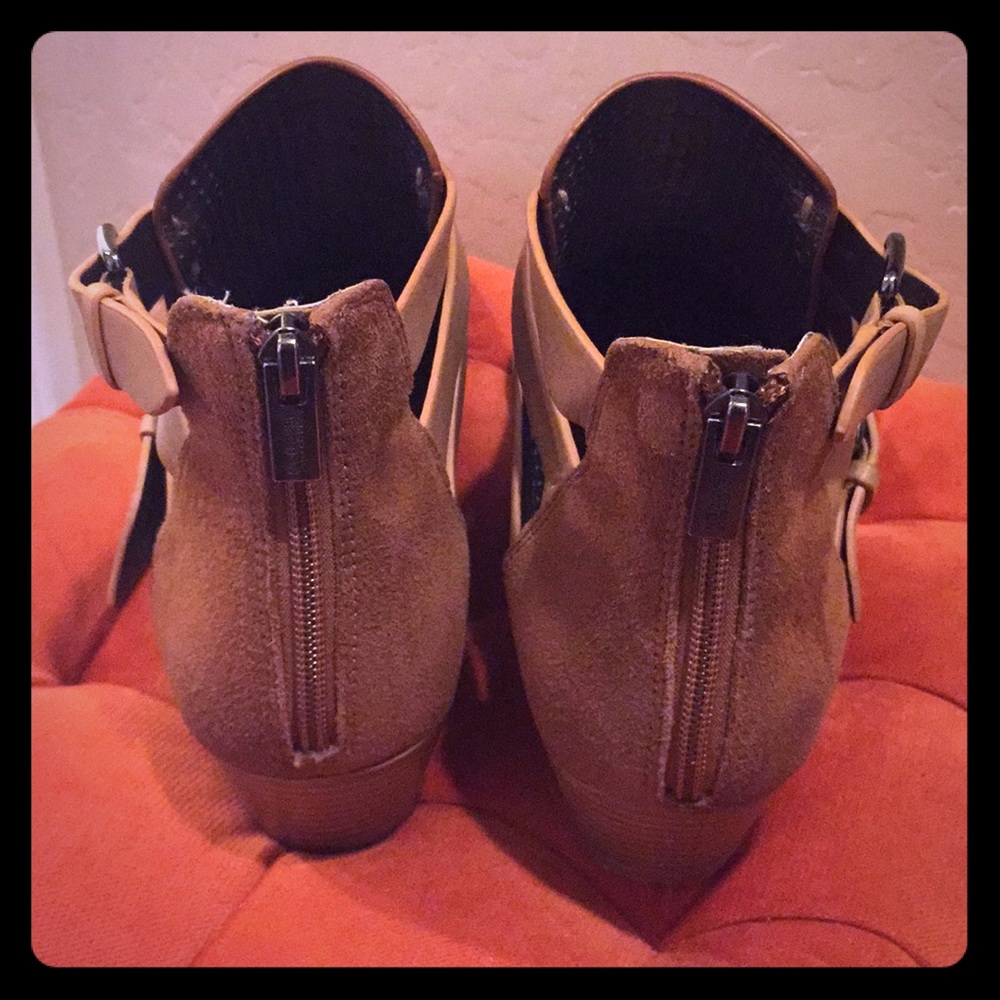 Kenneth Cole Reaction Suede Ankle Booties - Picture 7 of 8